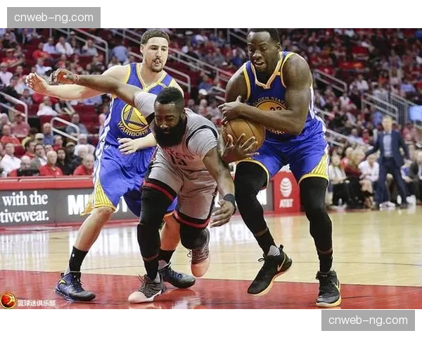 黄蜂进攻效率121.8联盟第一 三分命中率37.8%位列第三